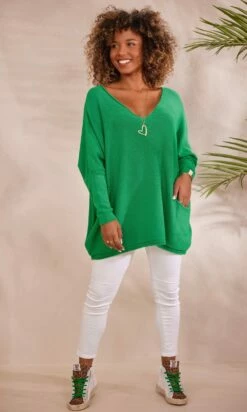 Pull Nestor Oversize Vert 14 Pull Nestor Oversize Vert -Vêtements Soldes 2024 facetune 07 09 2023 15 08 51