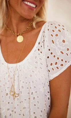 Robe Tess Broderie Blanc -Vêtements Soldes 2024 facetune 08 02 2024 12 25 49