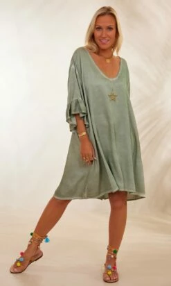 Petite Robe Levana Satin Kaki -Vêtements Soldes 2024 facetune 08 02 2024 14 44 08