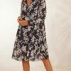 Petite Robe Syana Noir Flores -Vêtements Soldes 2024 facetune 08 02 2024 14 57 58 1