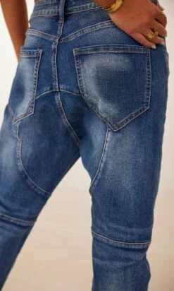 Jean's Brian Used Denim Strass Skull -Vêtements Soldes 2024 facetune 08 02 2024 15 54 57