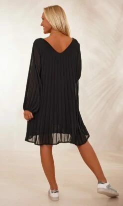 Petite Robe Nuria Plissée Noir -Vêtements Soldes 2024 facetune 08 02 2024 16 22 49