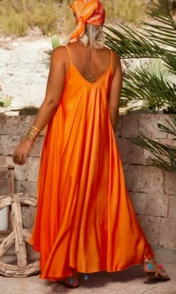 Robe Kimy Orange 10 Robe Kimy Orange -Vêtements Soldes 2024 facetune 08 08 2023 14 45 29