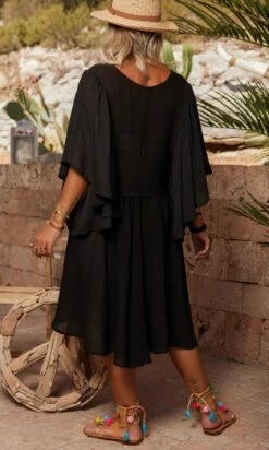 Petite Robe De Plage Kristy Noir -Vêtements Soldes 2024 facetune 08 08 2023 15 11 16