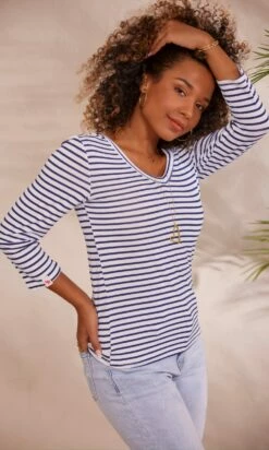 T-Shirt Essentiel ML Blanc Marinière Bleu Marine -Vêtements Soldes 2024 facetune 08 09 2023 15 54 44 2