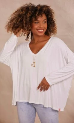 T-Shirt Essentiel Marius Oversize Blanc -Vêtements Soldes 2024 facetune 08 09 2023 16 21 00