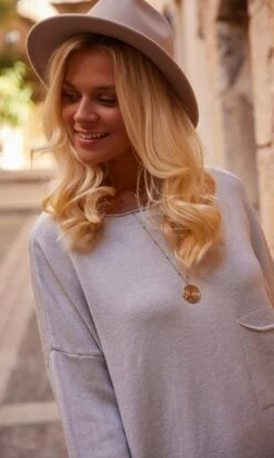 Pull Floyd Beige -Vêtements Soldes 2024 facetune 08 10 2023 14 30 17