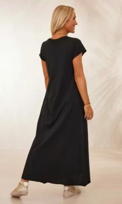 Robe Magda MC Noir Amour Or 11 Robe Magda MC Noir Amour Or -Vêtements Soldes 2024 facetune 09 02 2024 09 41 28