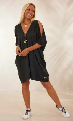 Petite Robe Orlane Ultra-Light Noir -Vêtements Soldes 2024 facetune 09 02 2024 09 55 27 2