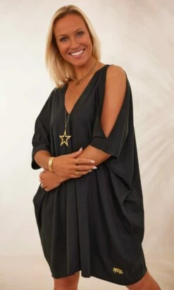 Petite Robe Orlane Ultra-Light Noir -Vêtements Soldes 2024 facetune 09 02 2024 10 08 36 1