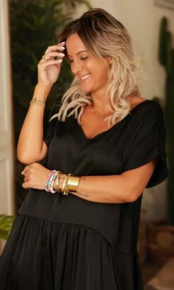 Robe Georgia Satin Noir -Vêtements Soldes 2024 facetune 09 03 2023 11 58 04