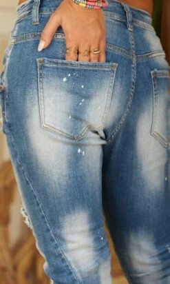 Jean's Tommy Used Denim Skull -Vêtements Soldes 2024 facetune 10 02 2023 15 08 22