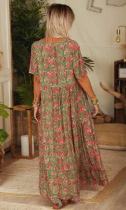 Robe Irina MC Vert Brésil Lovely Corazon Rose -Vêtements Soldes 2024 facetune 10 03 2023 10 56 15