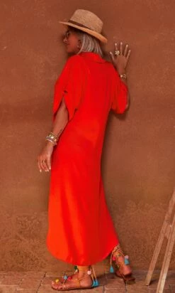 Robe Valène Satin Orange -Vêtements Soldes 2024 facetune 10 07 2023 14 35 17