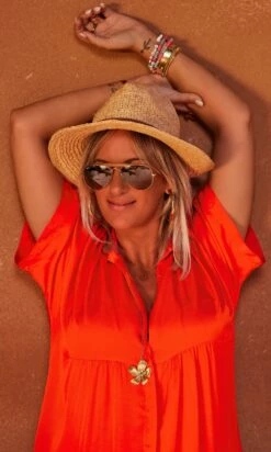 Robe Valène Satin Orange -Vêtements Soldes 2024 facetune 10 07 2023 14 44 05