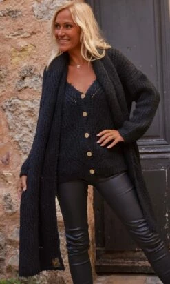 Gilet Nell Noir -Vêtements Soldes 2024 facetune 10 10 2023 12 49 37