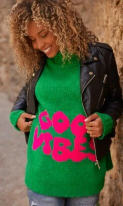 Pull Amaury Vert Good Vibes Rose Fluo -Vêtements Soldes 2024 facetune 10 10 2023 14 13 37
