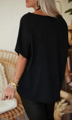 T-Shirt Solene Oversize Noir Heart Arrow Or 14 T-Shirt Solene Oversize Noir Heart Arrow Or -Vêtements Soldes 2024 facetune 11 01 2023 10 32 31 1