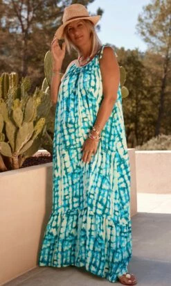 Robe Nayana Vert Turquoise Damiera -Vêtements Soldes 2024 facetune 11 07 2023 11 12 52