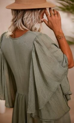 Petite Robe De Plage Kristy Kaki -Vêtements Soldes 2024 facetune 11 08 2023 10 06 00