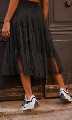 Jupon Yahim Noir -Vêtements Soldes 2024 facetune 11 10 2023 15 06 19