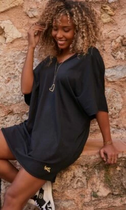 Petite Robe Farah Oversize Ultra-Light Noir 14 Petite Robe Farah Oversize Ultra-Light Noir -Vêtements Soldes 2024 facetune 12 10 2023 09 51 36