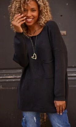 Pull Floyd Noir 10 Pull Floyd Noir -Vêtements Soldes 2024 facetune 12 10 2023 12 49 36