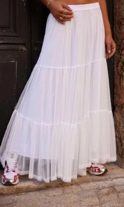 Jupon Stan Blanc -Vêtements Soldes 2024 facetune 12 10 2023 16 53 50