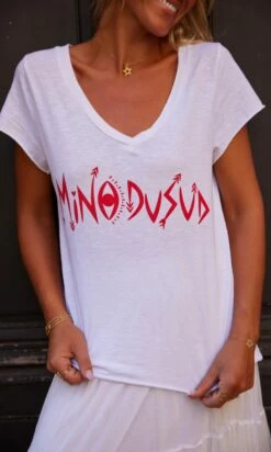 T-Shirt Magda Blanc MinoDuSud Rouge -Vêtements Soldes 2024 facetune 12 10 2023 16 59 18