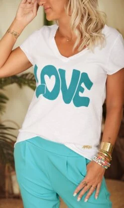 T-Shirt Magda Blanc Love Bleu Turquoise -Vêtements Soldes 2024 facetune 13 03 2023 10 39 02