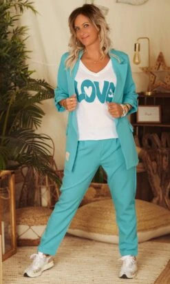 T-Shirt Magda Blanc Love Bleu Turquoise -Vêtements Soldes 2024 facetune 13 03 2023 10 42 12 2