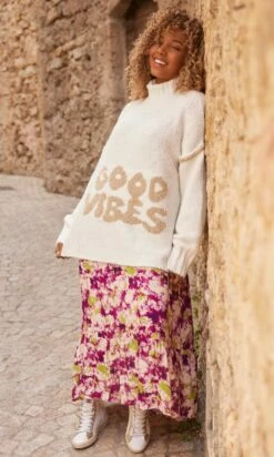 Pull Amaury Blanc Cassé Good Vibes Doré -Vêtements Soldes 2024 facetune 13 10 2023 09 02 09 1
