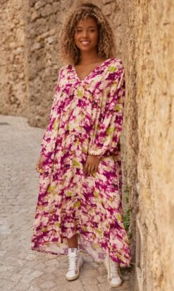 Robe Titaïna Violet Dye Color Anis -Vêtements Soldes 2024 facetune 13 10 2023 09 32 32