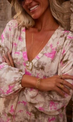 Robe Titaïna Taupe Dye Color Rose -Vêtements Soldes 2024 facetune 13 10 2023 12 19 12