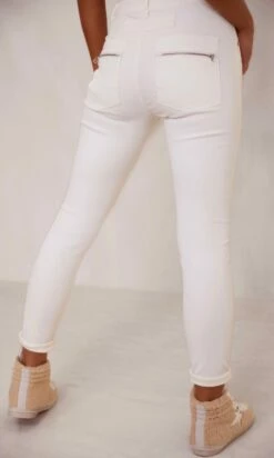 Pantalon Meryl Huilé Blanc Cassé -Vêtements Soldes 2024 facetune 13 11 2023 22 28 57 1