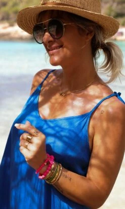 Petite Robe Laly Satin Bleu Electrique -Vêtements Soldes 2024 facetune 14 06 2023 11 04 19