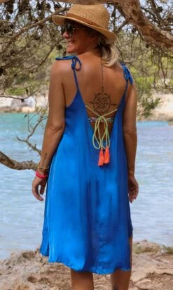 Petite Robe Laly Satin Bleu Electrique -Vêtements Soldes 2024 facetune 14 06 2023 11 04 39