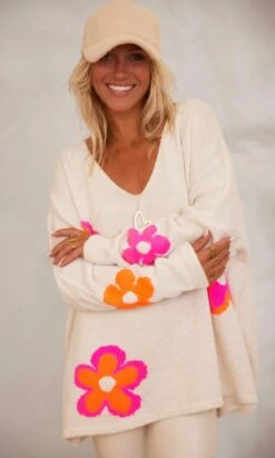 Pull Rayco Oversize Beige Flowers -Vêtements Soldes 2024 facetune 14 11 2023 12 06 03