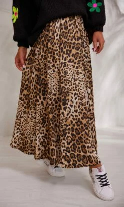 Jupon Ayron Satin Camel Léopard -Vêtements Soldes 2024 facetune 14 11 2023 22 31 43 1