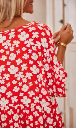 Petite Robe Lucia Oversize Rouge Little Gem 13 Petite Robe Lucia Oversize Rouge Little Gem -Vêtements Soldes 2024 facetune 15 02 2024 12 25 35