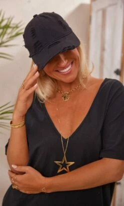 Petite Robe Yanis Ultra-Light Noir -Vêtements Soldes 2024 facetune 15 02 2024 14 35 12