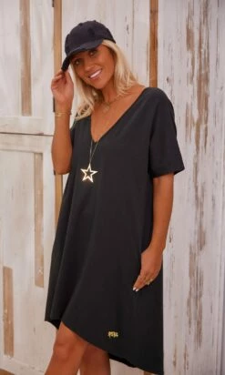 Petite Robe Yanis Ultra-Light Noir -Vêtements Soldes 2024 facetune 15 02 2024 14 40 31