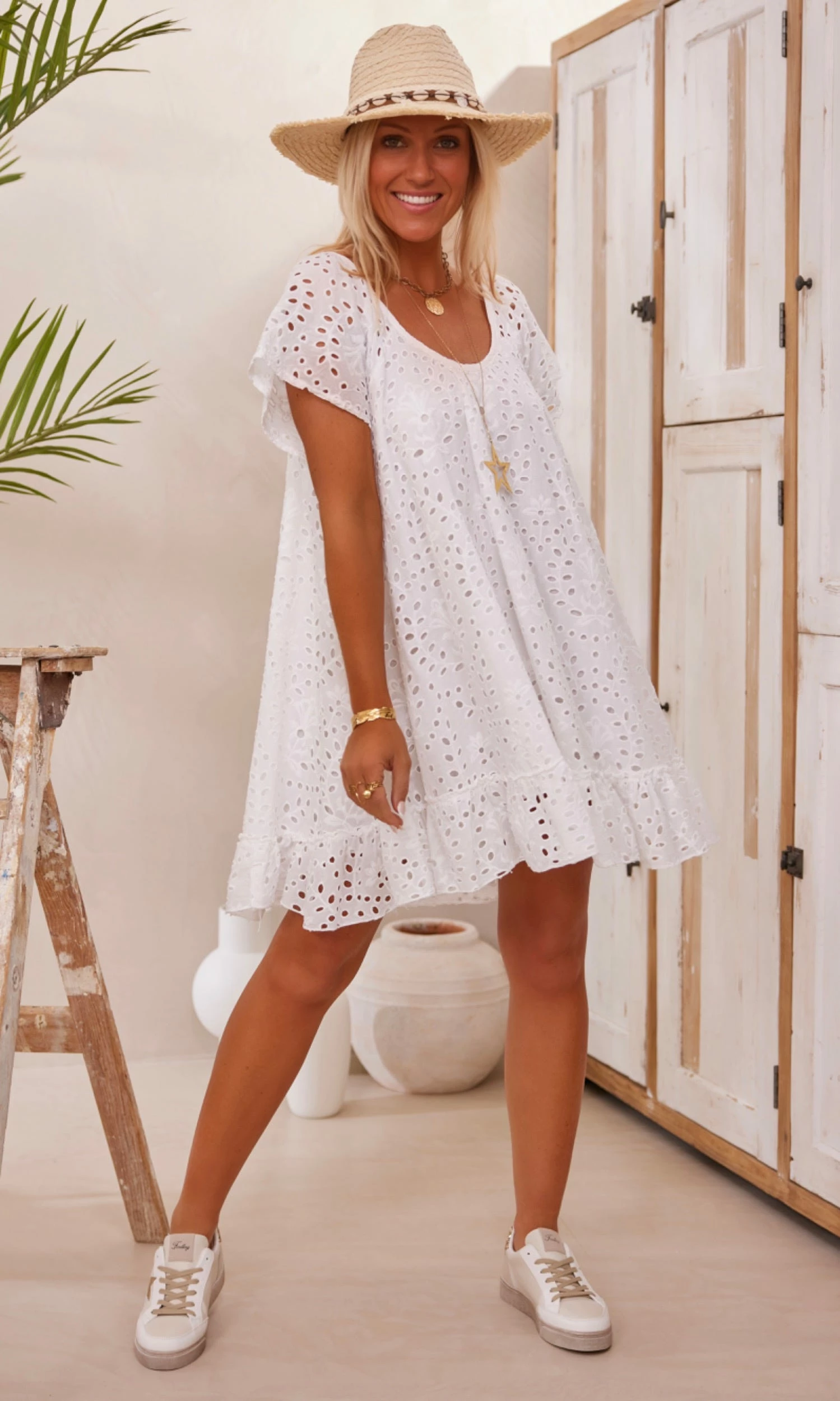 Petite Robe Tess Broderie Blanc 6 Petite Robe Tess Broderie Blanc – Image 4