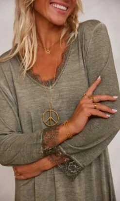 Fond De Robe ML Kaki 11 Fond De Robe ML Kaki -Vêtements Soldes 2024 facetune 15 11 2023 07 43 04