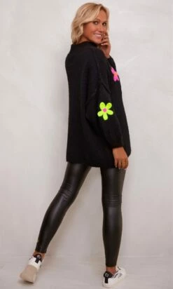 Pull Siméon Noir Flores -Vêtements Soldes 2024 facetune 15 11 2023 07 55 16