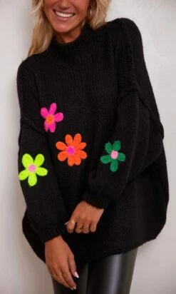 Pull Siméon Noir Flores -Vêtements Soldes 2024 facetune 15 11 2023 07 58 47