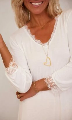 Fond De Robe ML Blanc Cassé -Vêtements Soldes 2024 facetune 15 11 2023 09 41 18