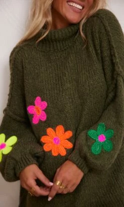 Pull Siméon Kaki Flores -Vêtements Soldes 2024 facetune 15 11 2023 10 10 09