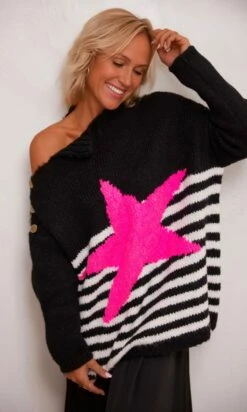 Pull Loann Noir Marinière Blanc Star Rose -Vêtements Soldes 2024 facetune 15 11 2023 10 46 12