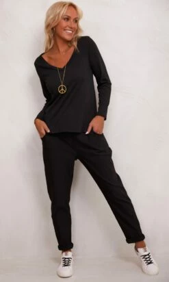 Pantalon Sean Noir -Vêtements Soldes 2024 facetune 15 11 2023 11 47 34 1